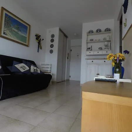 Immerso Nel Verde Con Piscina Apartamento