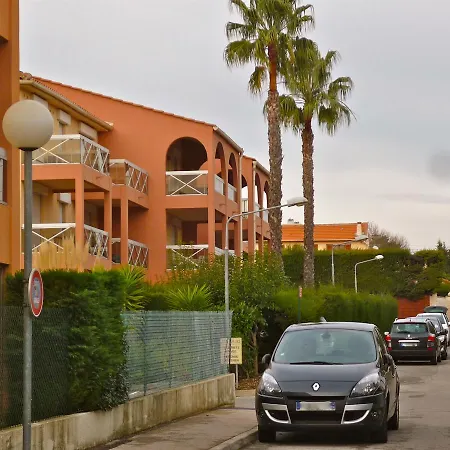 Immerso Nel Verde Con Piscina Antibes