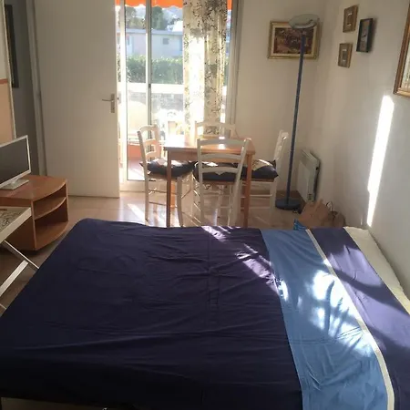Immerso Nel Verde Con Piscina Apartamento Antibes